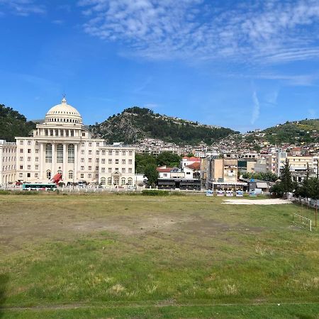Entire Apartment Castle View เบราท ภายนอก รูปภาพ