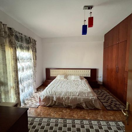 Entire Apartment Castle View เบราท ภายนอก รูปภาพ