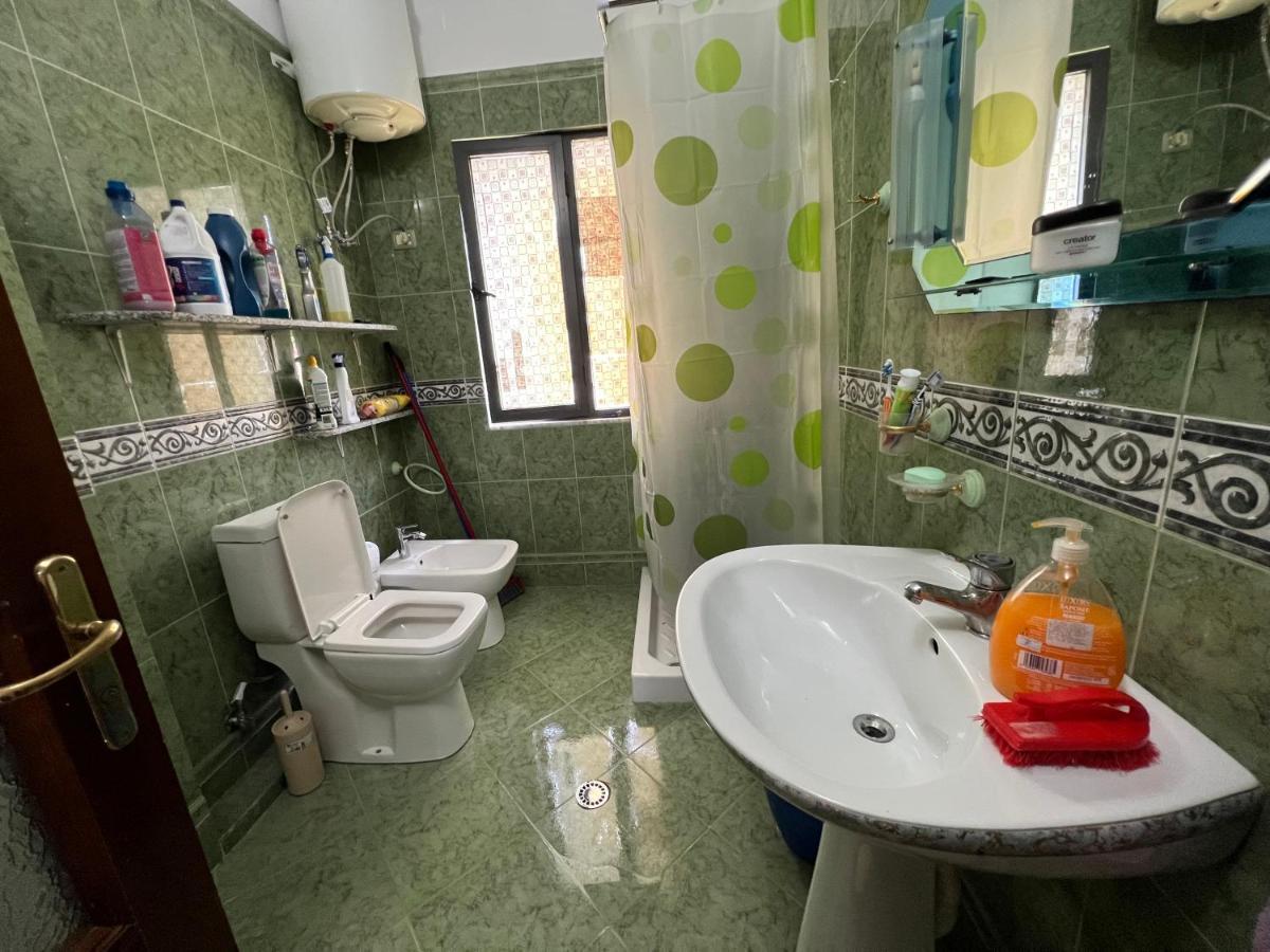 Entire Apartment Castle View เบราท ภายนอก รูปภาพ
