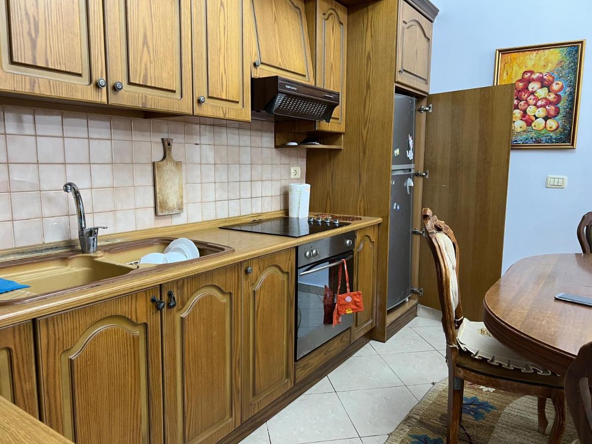 Entire Apartment Castle View เบราท ภายนอก รูปภาพ