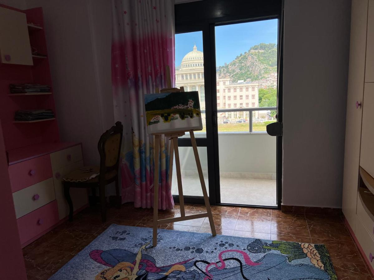 Entire Apartment Castle View เบราท ภายนอก รูปภาพ