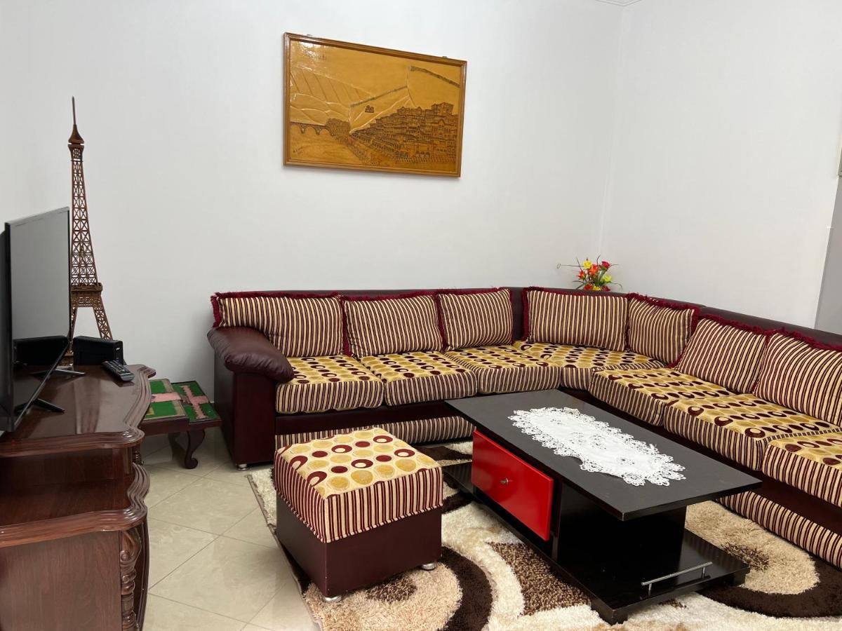Entire Apartment Castle View เบราท ภายนอก รูปภาพ