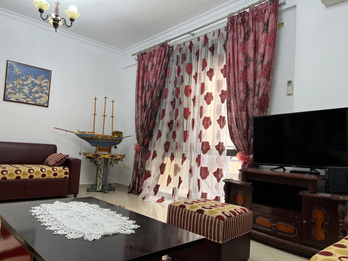 Entire Apartment Castle View เบราท ภายนอก รูปภาพ